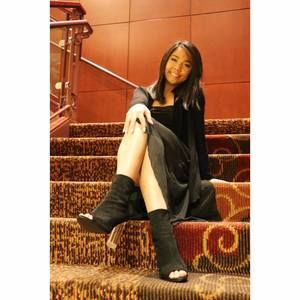 Meet your Posher, Hans marikit